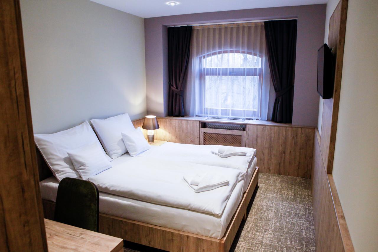 Hunor Hotel Es Etterem Vásárosnamény Eksteriør billede