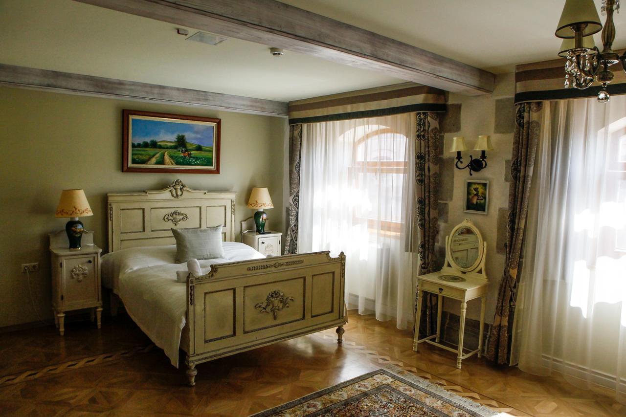 Hunor Hotel Es Etterem Vásárosnamény Eksteriør billede